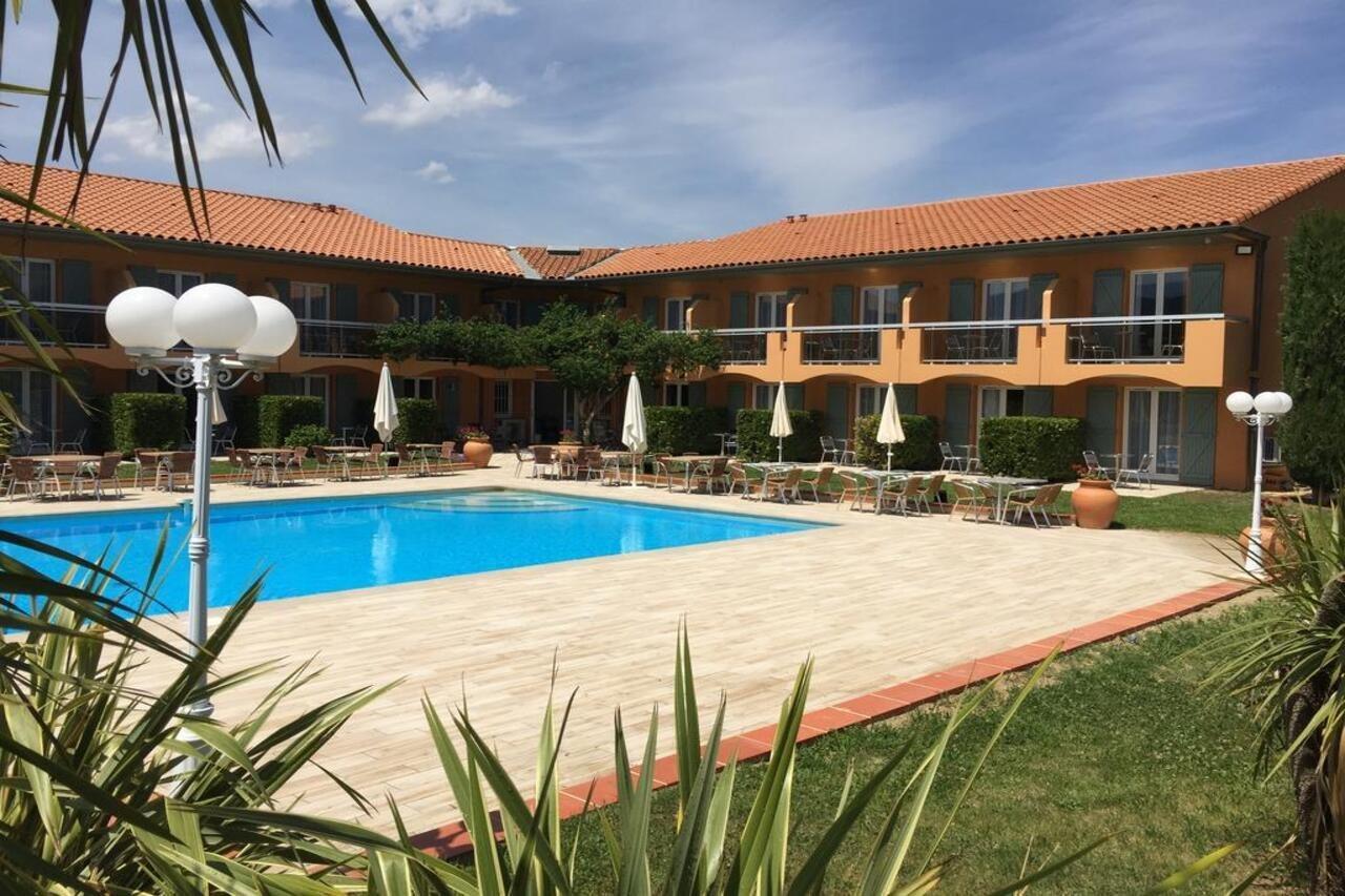 Best Western Le Vauban Прад Екстериор снимка