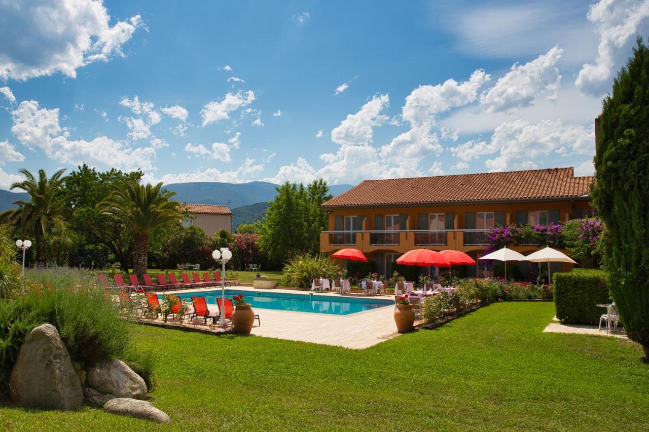 Best Western Le Vauban Прад Екстериор снимка