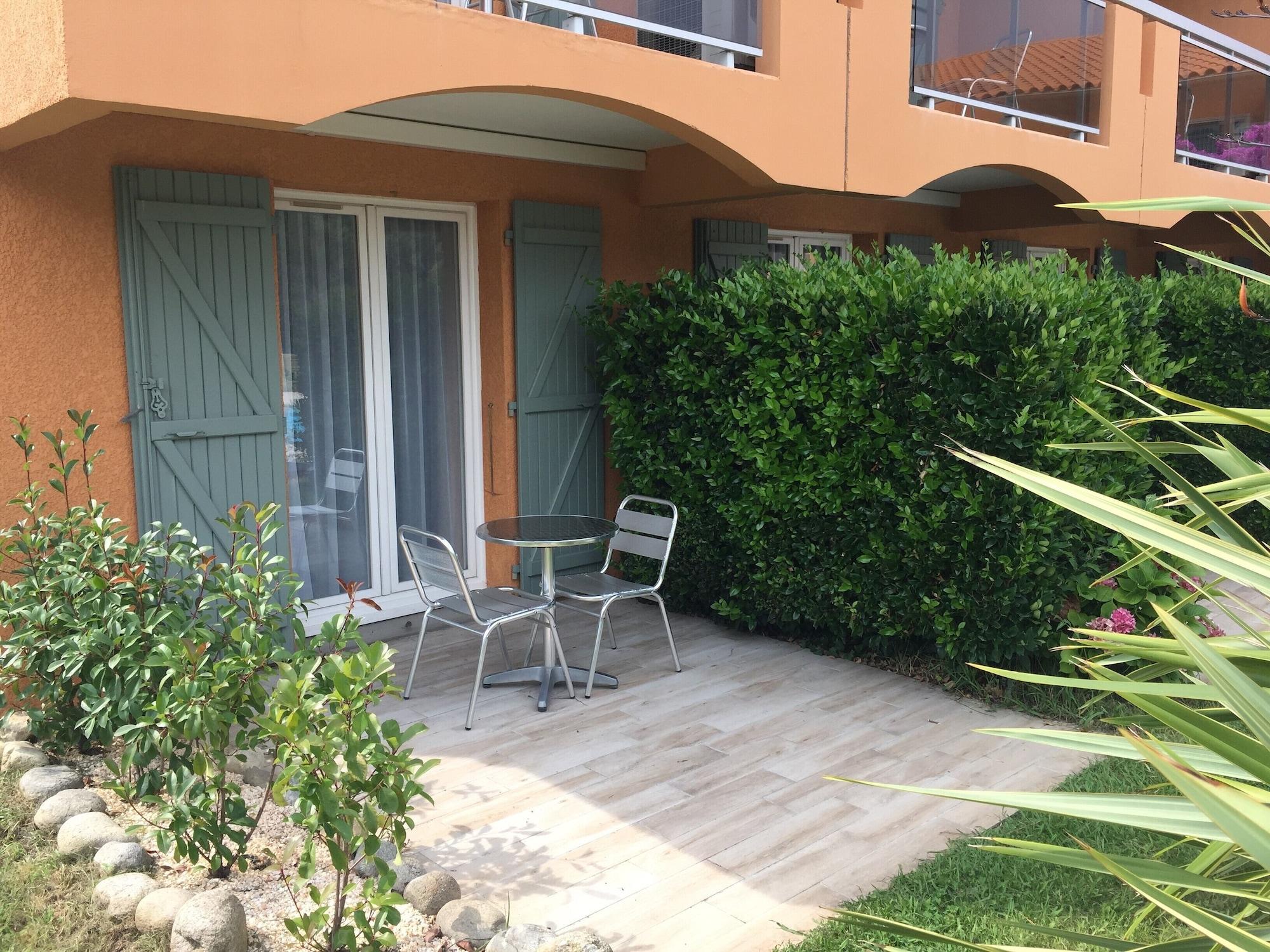 Best Western Le Vauban Прад Екстериор снимка