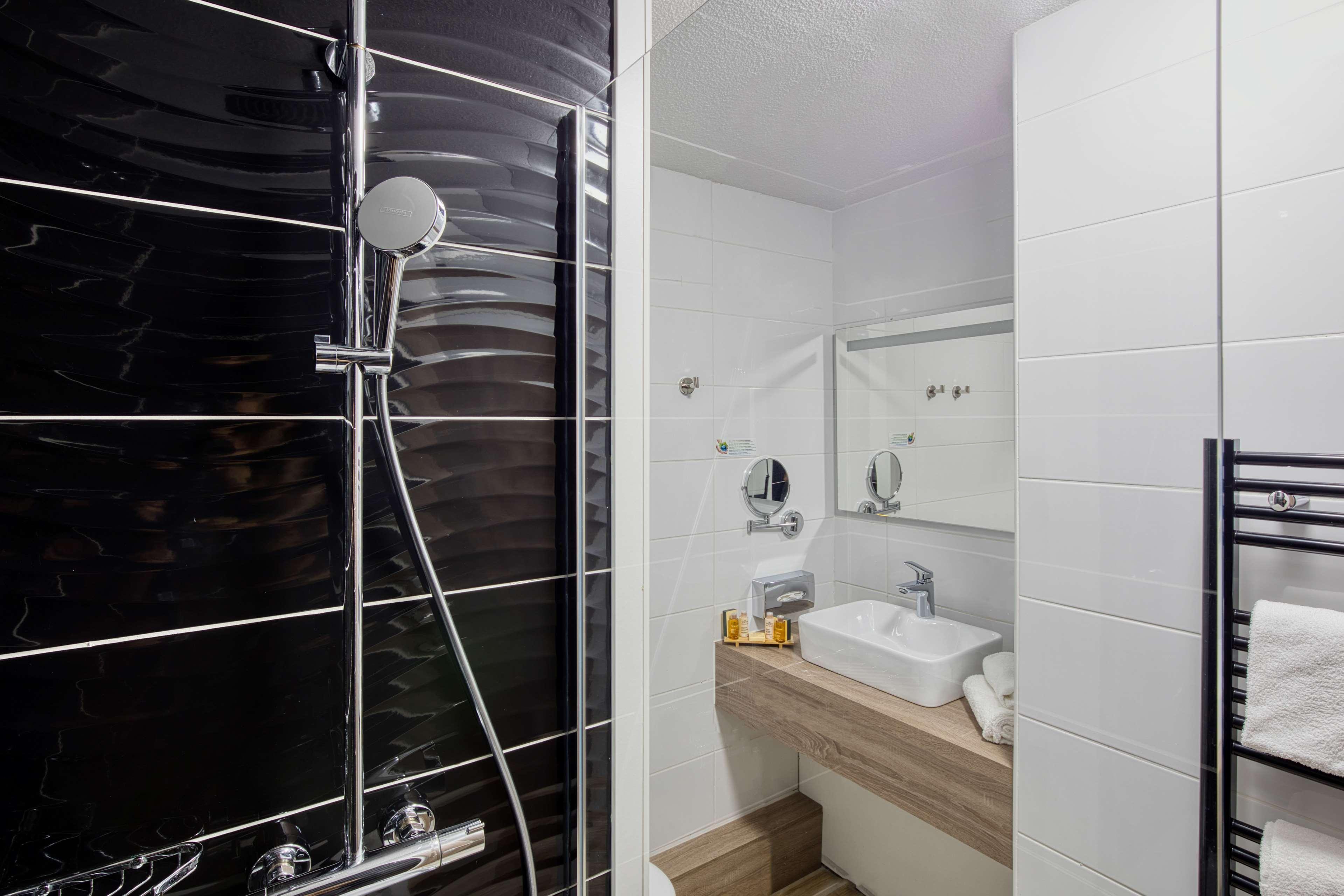 Best Western Le Vauban Прад Екстериор снимка