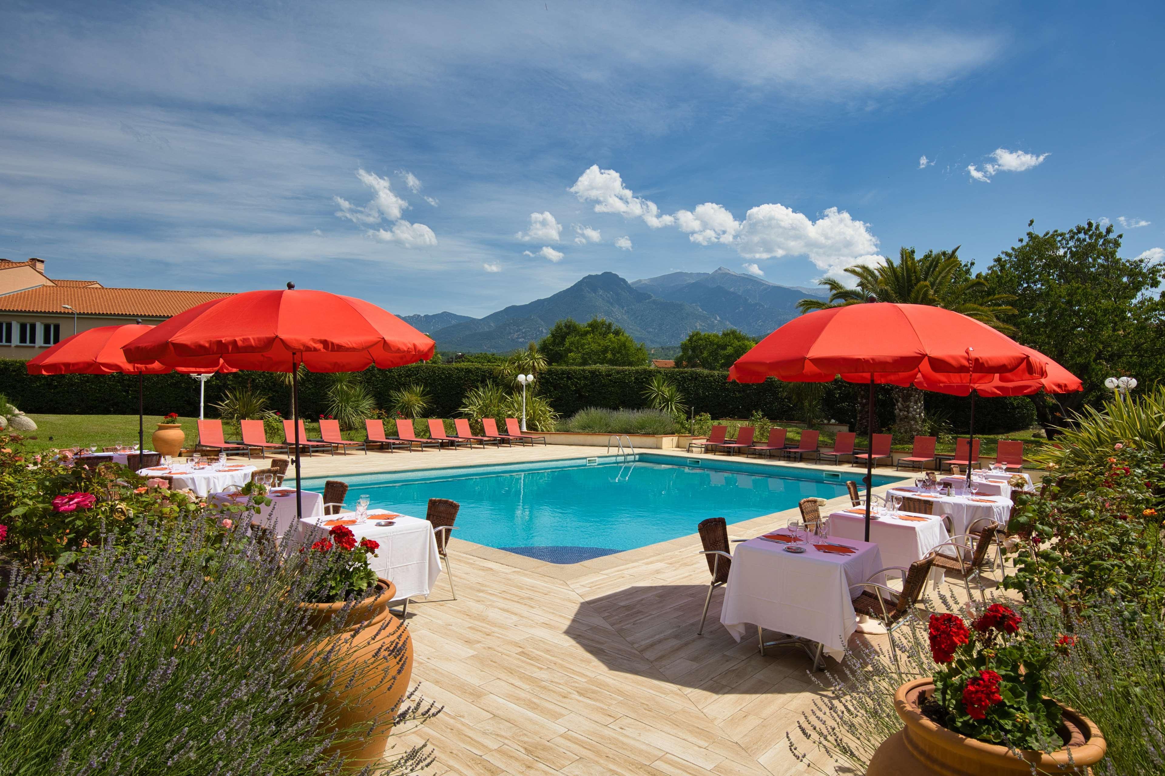 Best Western Le Vauban Прад Екстериор снимка