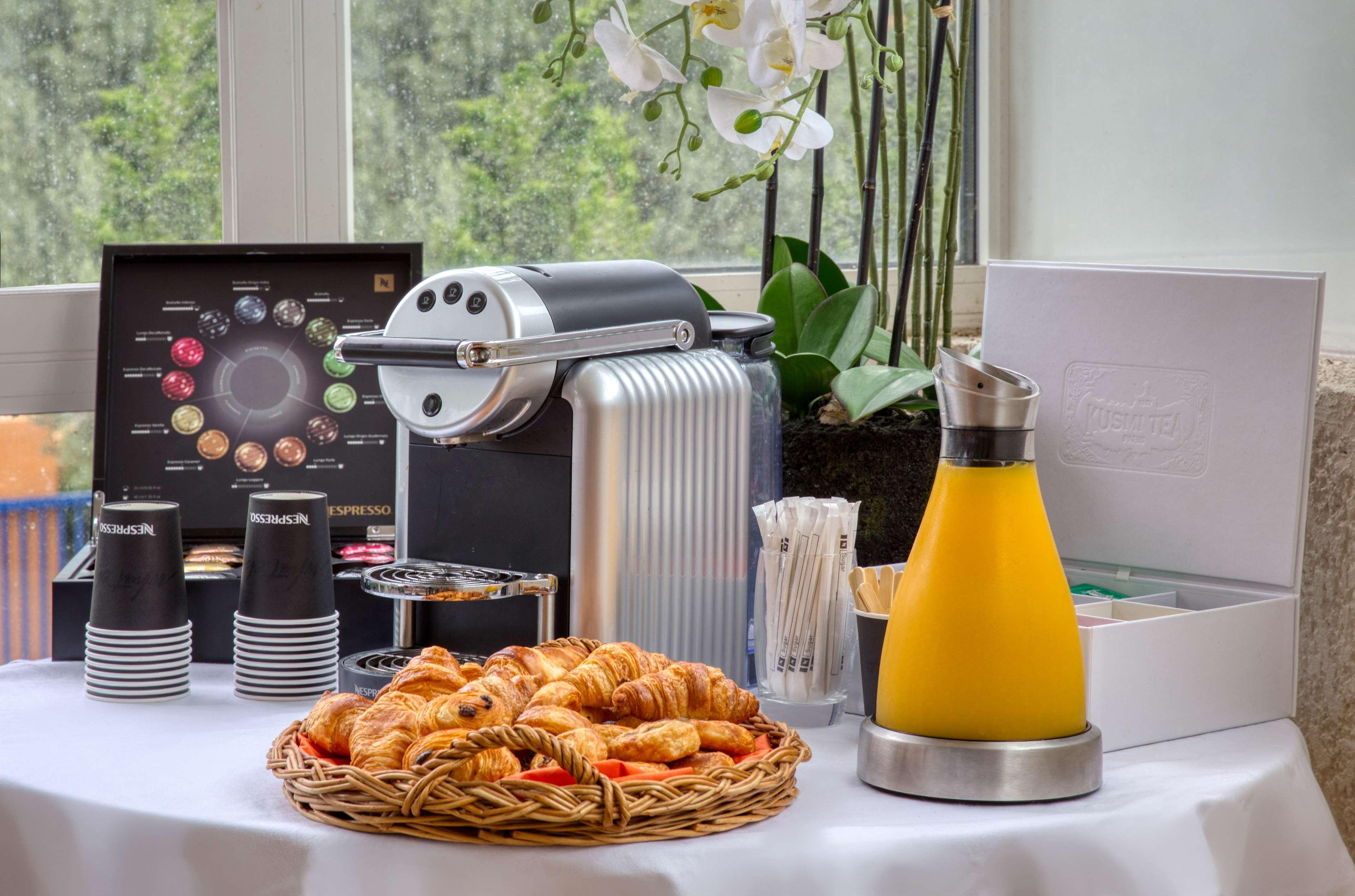 Best Western Le Vauban Прад Екстериор снимка