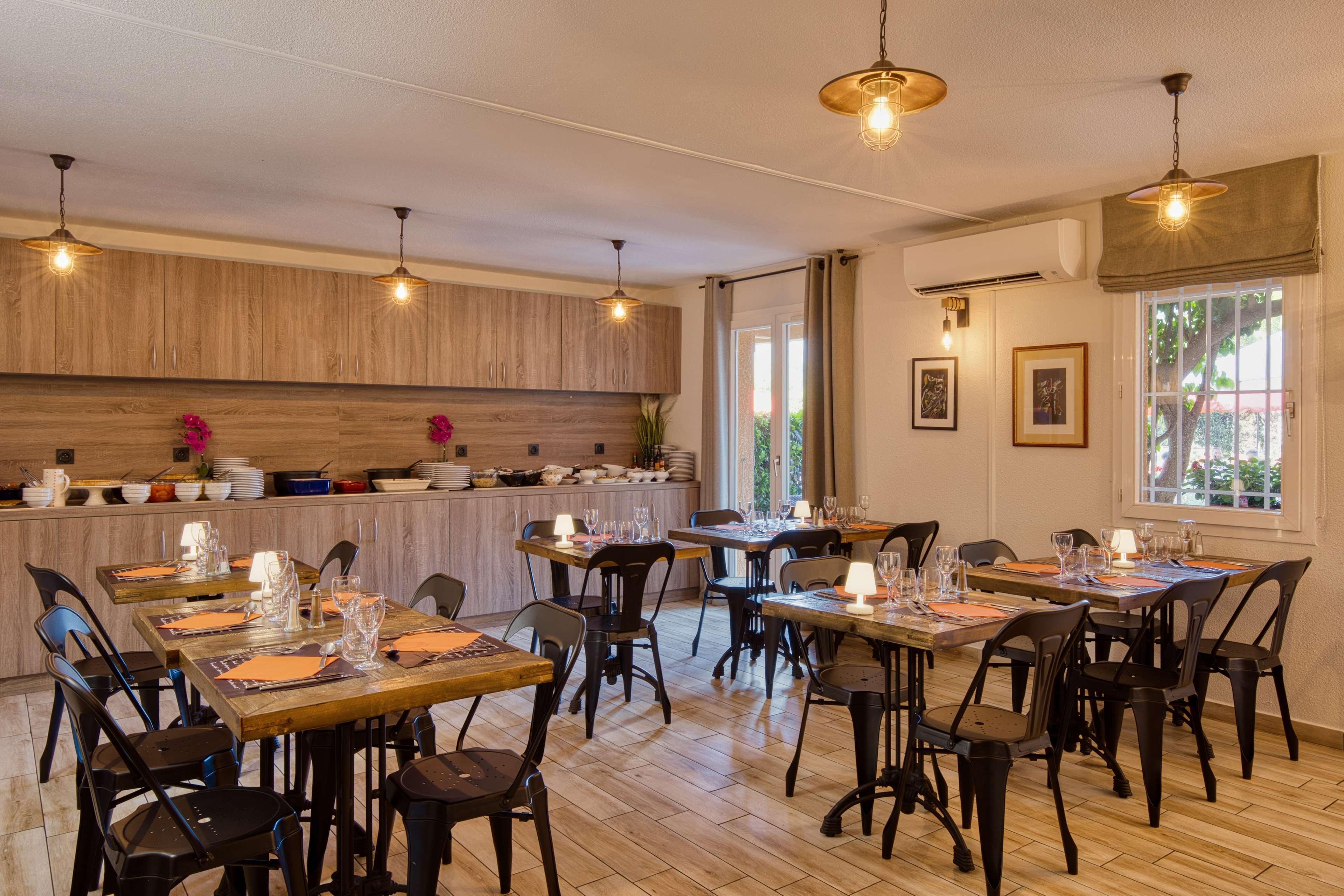 Best Western Le Vauban Прад Екстериор снимка