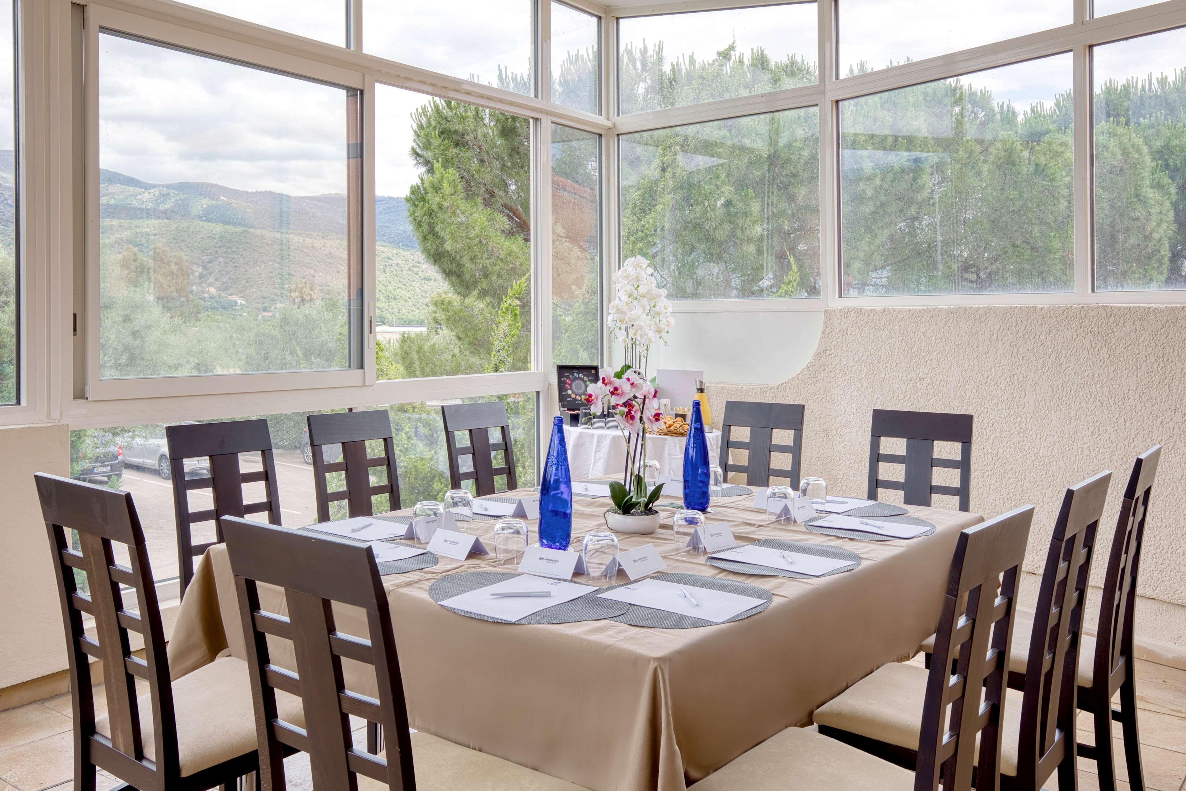 Best Western Le Vauban Прад Екстериор снимка