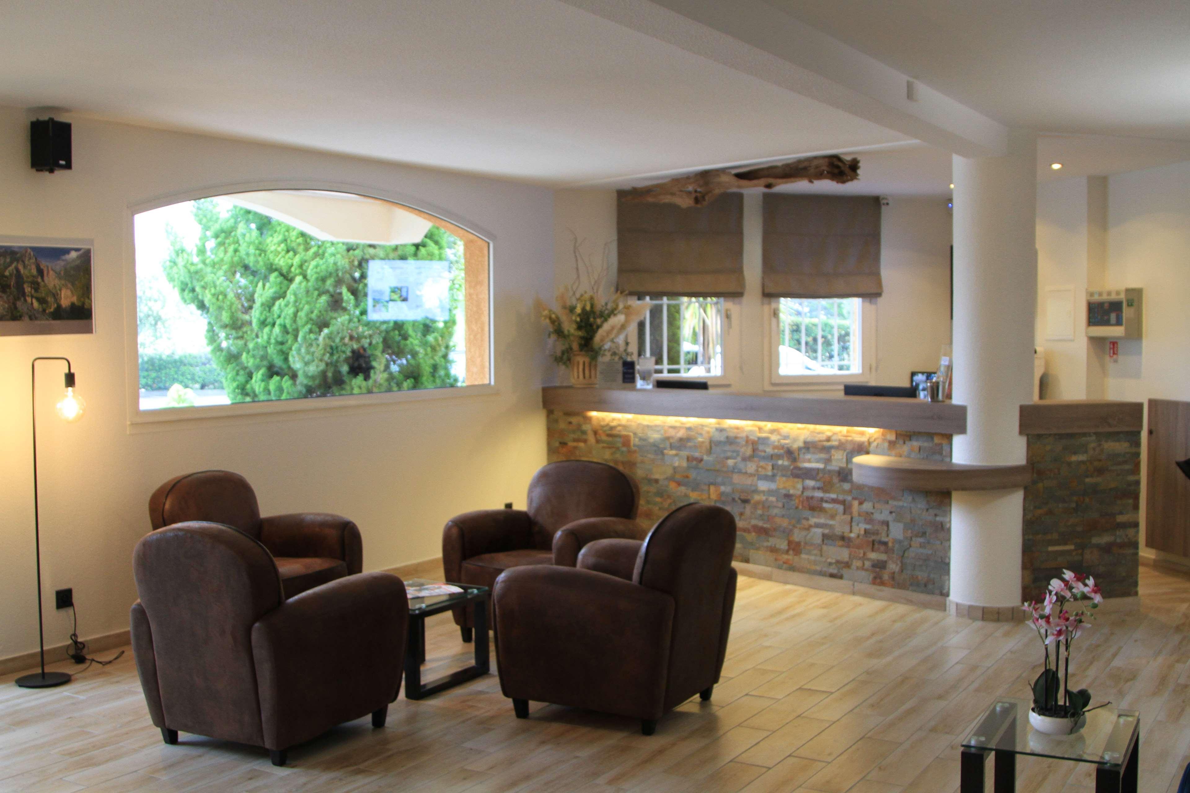 Best Western Le Vauban Прад Екстериор снимка