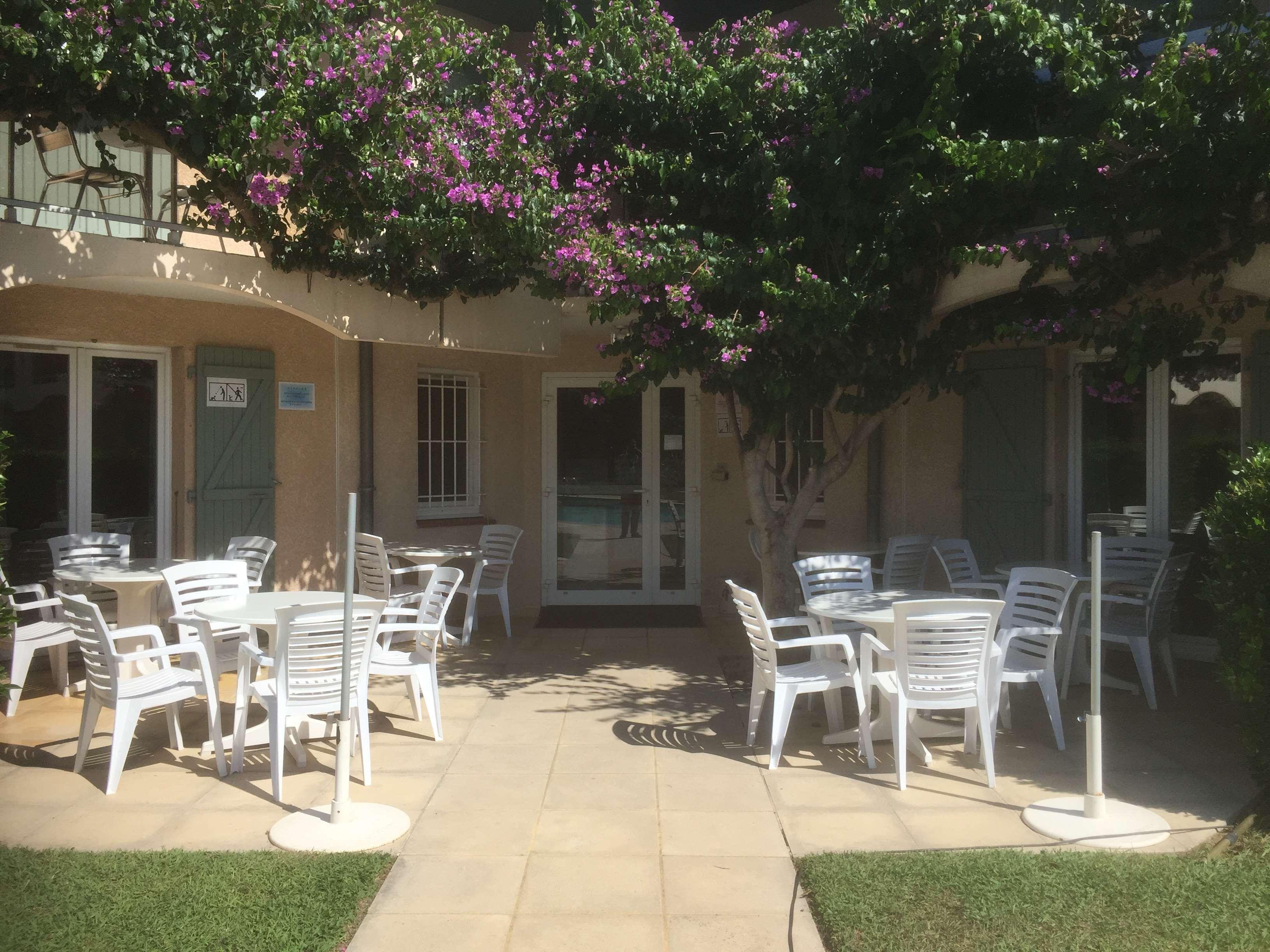 Best Western Le Vauban Прад Екстериор снимка