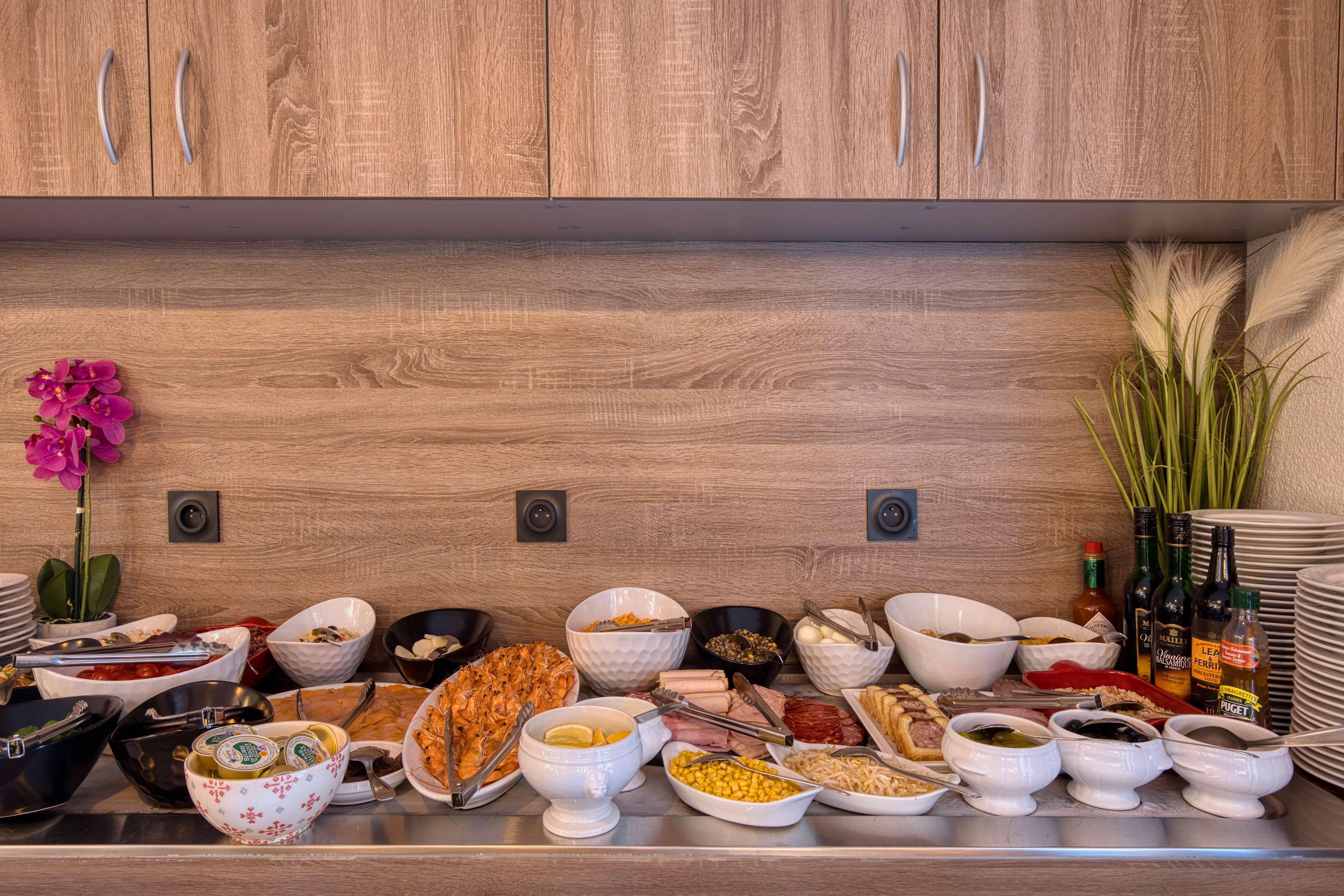 Best Western Le Vauban Прад Екстериор снимка