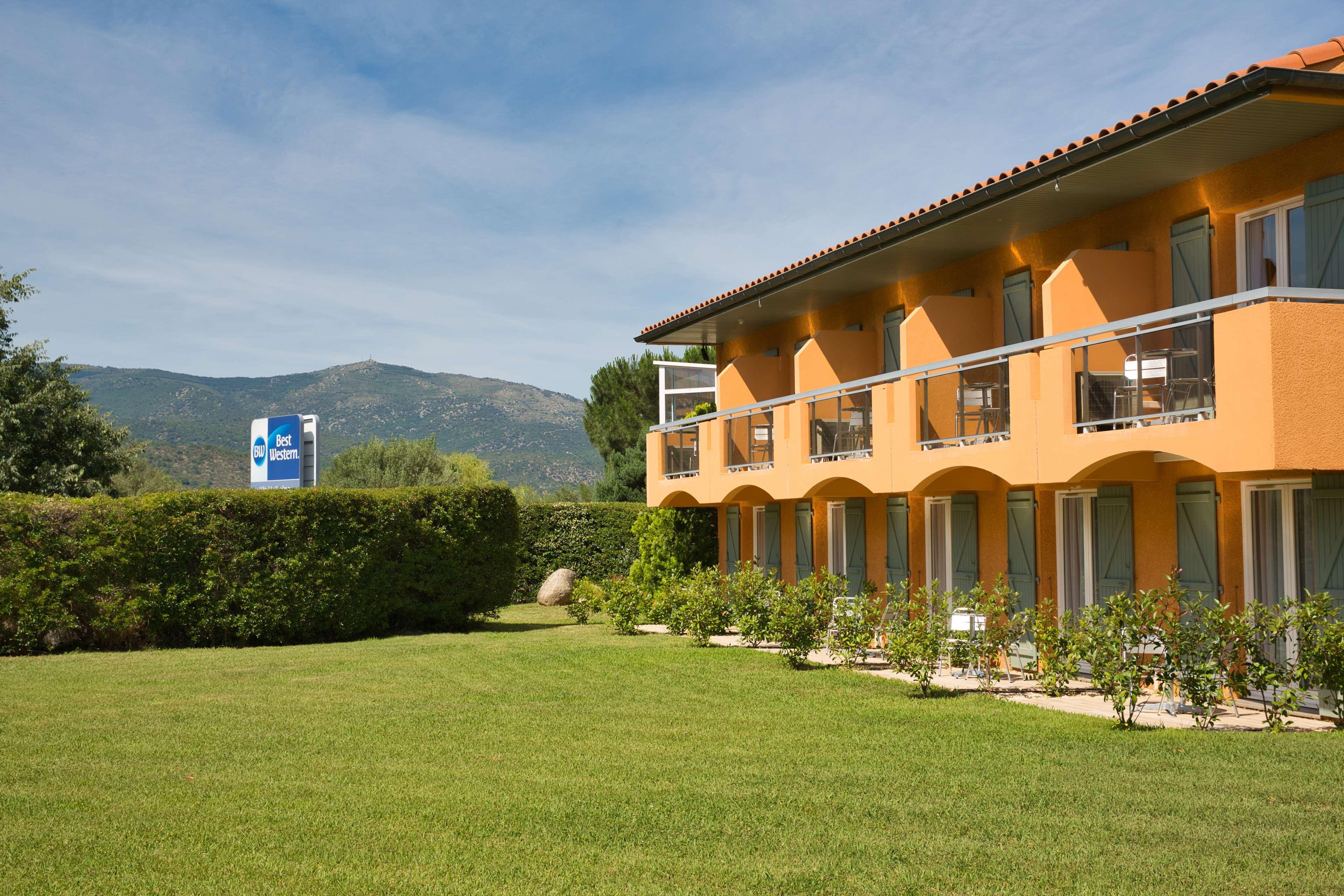 Best Western Le Vauban Прад Екстериор снимка